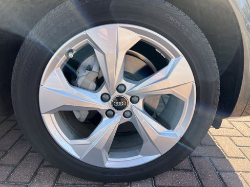 Used 2024 Audi Q5 2.0T Prestige w/ Prestige Package image 12