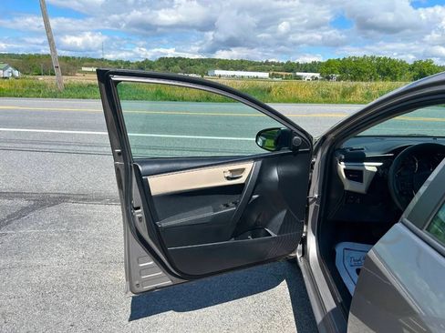 Used 2014 Toyota Corolla LE FWD image 15