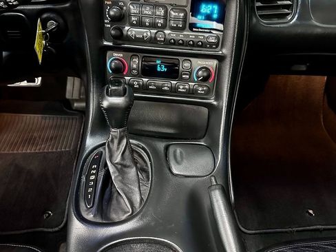 Used 2001 Chevrolet Corvette Convertible w/ Preferred Equipment Group2 image 18