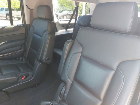 Used 2020 Chevrolet Suburban LT AWD/4WD image 14