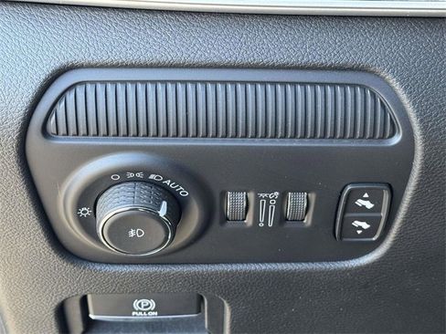 Used 2024 Jeep Wagoneer Series II image 9