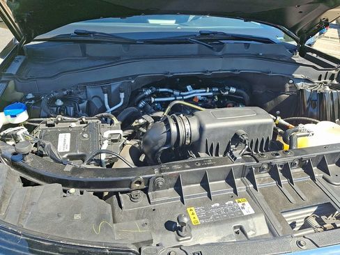 Used 2023 Ford Explorer XLT w/ Equipment Group 202A AWD/4WD image 29