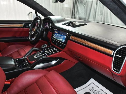 Used 2023 Porsche Cayenne Turbo S image 67