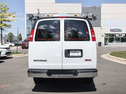 Used 2022 GMC Savana 2500 w/ Chrome Appearance Package RWD image 11