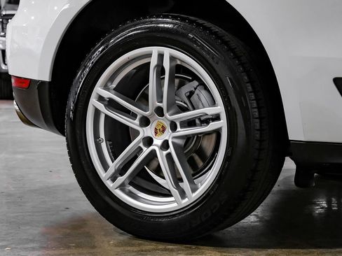 Used 2017 Porsche Macan S image 52