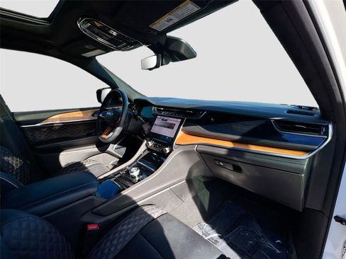 Used 2022 Jeep Grand Cherokee Summit image 28