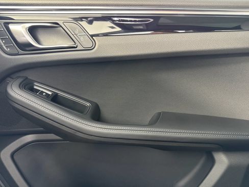 Certified 2026 Porsche Macan AWD/4WD image 20