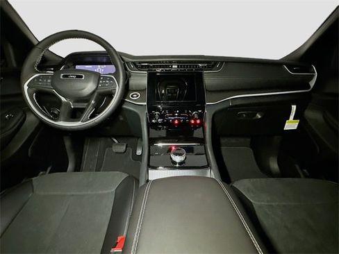 New 2025 Jeep Grand Cherokee L Altitude image 6