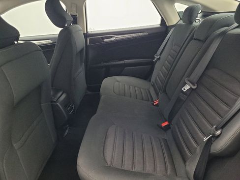 Used 2019 Ford Fusion SE image 18