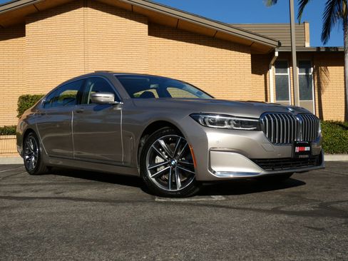 Used 2020 BMW 750i xDrive w/ Executive Package image 5