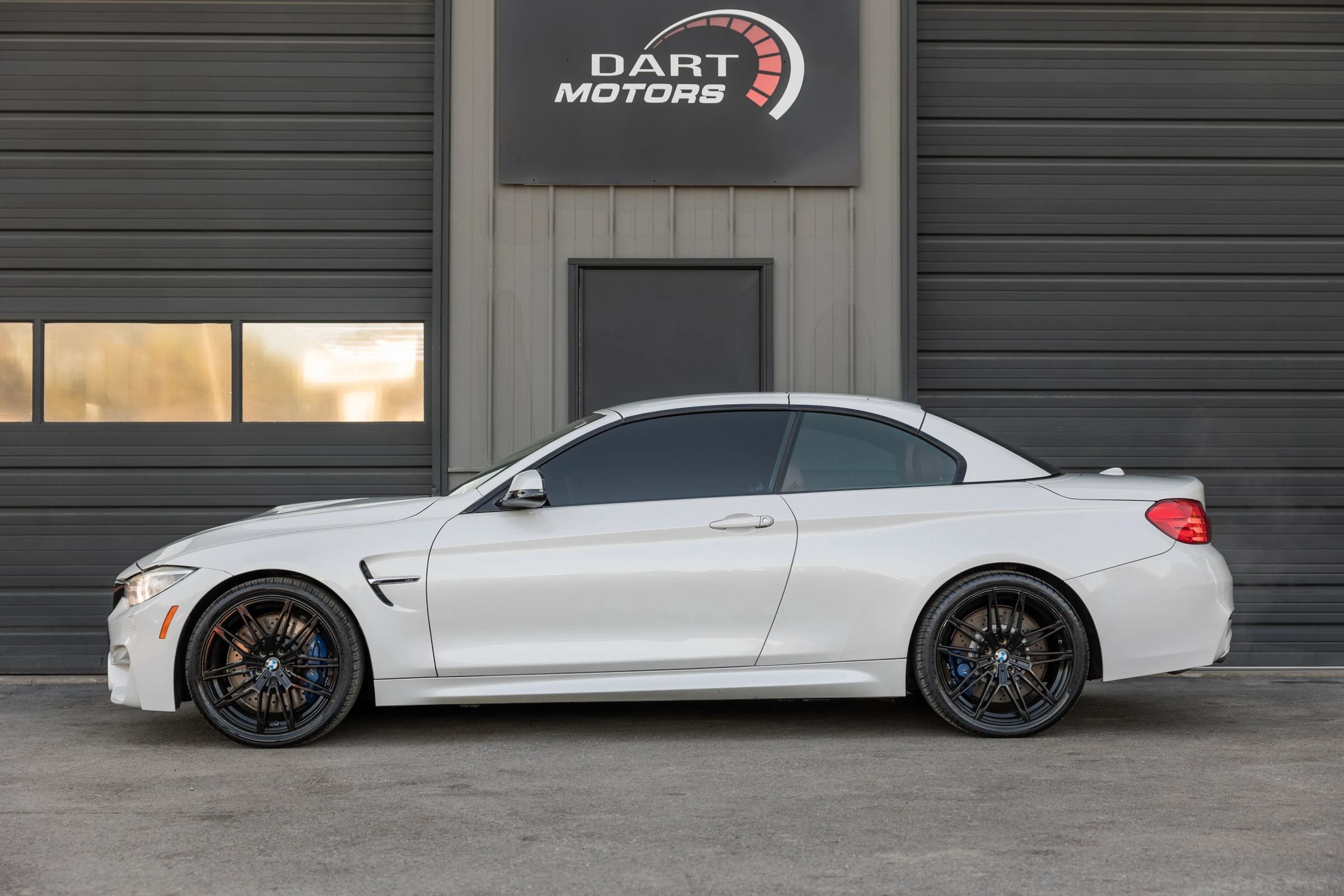 Used 2015 BMW M4 Convertible w/ Executive Package RWD image 4
