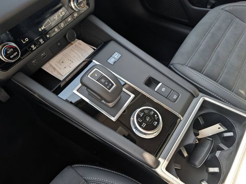 New 2026 Nissan Rogue SL AWD/4WD image 16