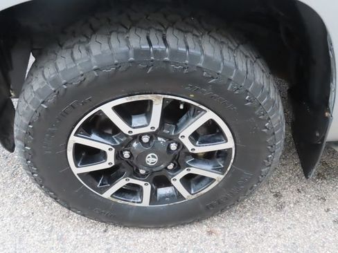 Used 2017 Toyota Tundra Limited AWD/4WD image 17