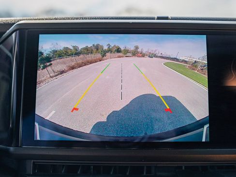 Used 2024 Jeep Wrangler Unlimited w/ Convenience Group image 35