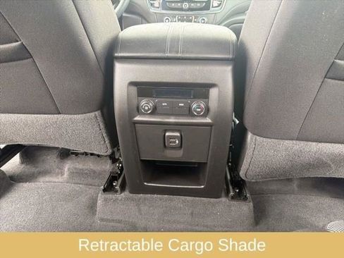 Used 2023 Chevrolet Traverse LT image 31