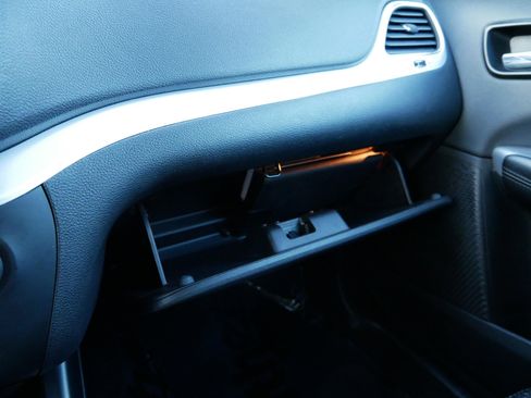 Used 2013 Dodge Journey SXT w/ Flexible Seating Group image 32