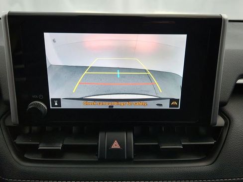 Used 2024 Toyota RAV4 LE AWD/4WD image 18