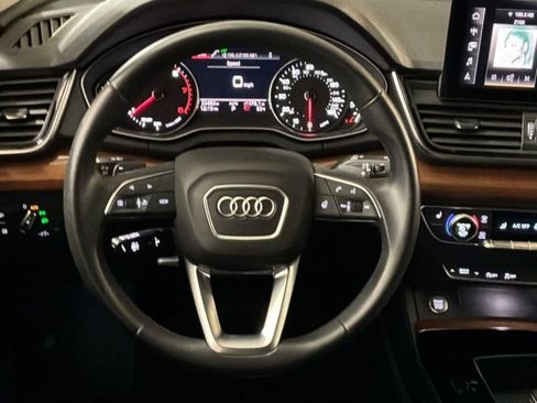 Used 2023 Audi Q5 2.0T Premium w/ Convenience Package AWD/4WD image 11