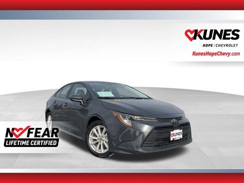 Used 2024 Toyota Corolla LE image 1