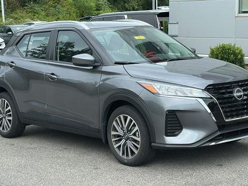 Certified 2023 Nissan Kicks SV FWD image 2