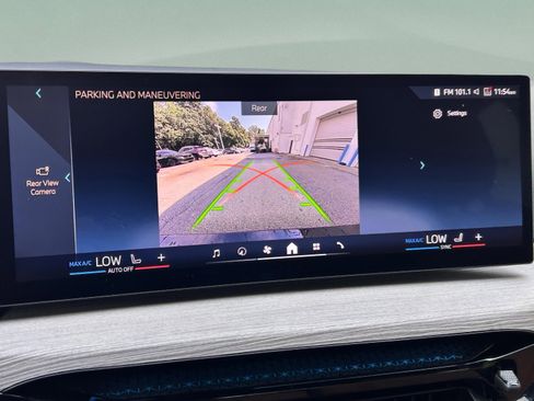 Used 2025 BMW 330i Sedan image 13