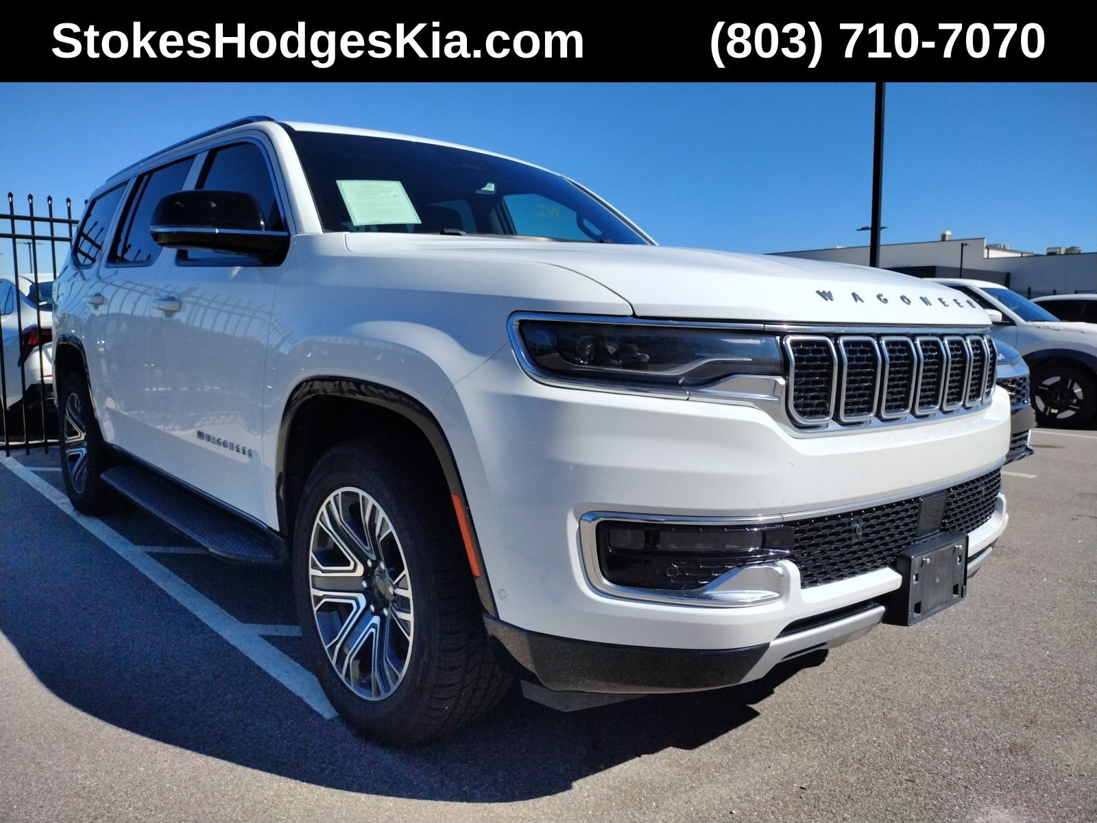 Used 2024 Jeep Wagoneer Series II w/ Flexible Seating Group RWD image 1