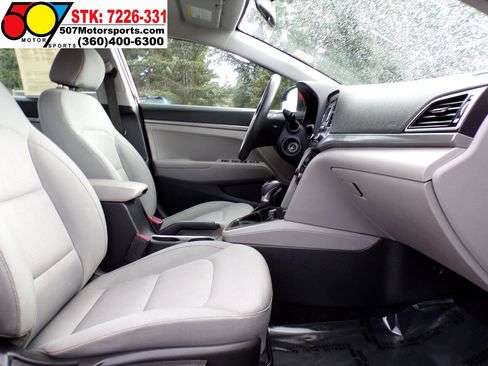 Used 2017 Hyundai Elantra SE image 21