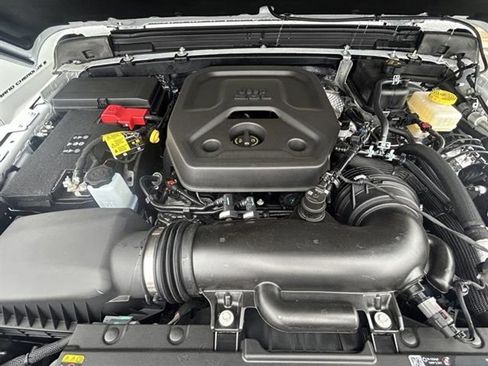 New 2026 Jeep Wrangler Unlimited Rubicon w/ Xtreme 35 Tire Package image 29