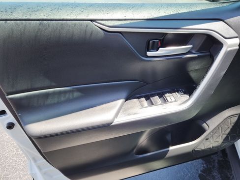 Certified 2025 Toyota RAV4 XLE AWD/4WD image 10