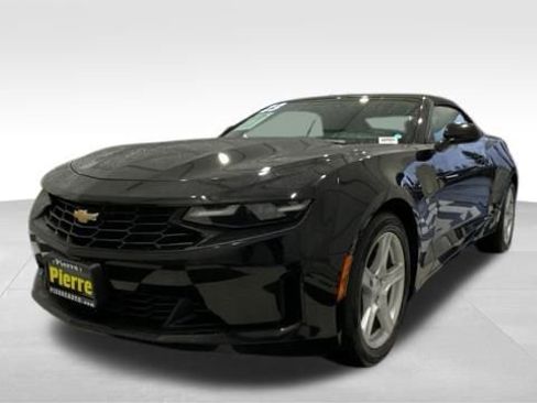 Used 2023 Chevrolet Camaro LT image 1