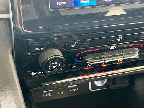 Used 2021 Jeep Grand Cherokee L Limited image 19