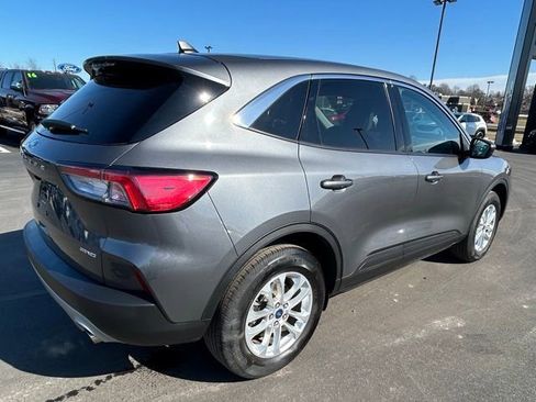 Used 2022 Ford Escape SE image 5