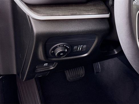 Used 2024 Jeep Grand Cherokee Limited image 4