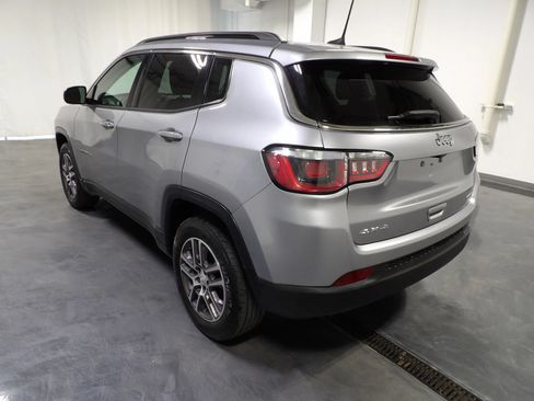 Used 2017 Jeep Compass Latitude w/ Popular Equipment Group AWD/4WD image 6