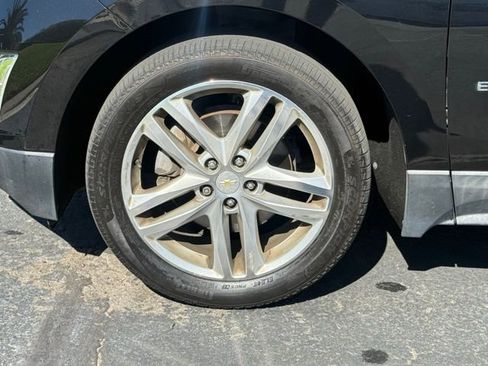 Used 2018 Chevrolet Equinox Premier image 32