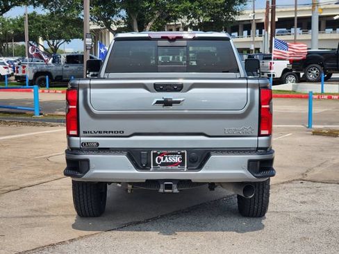 Used 2024 Chevrolet Silverado 2500 High Country w/ High Country Premium Package AWD/4WD image 6