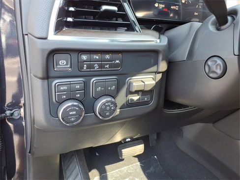 New 2026 Chevrolet Suburban High Country image 13