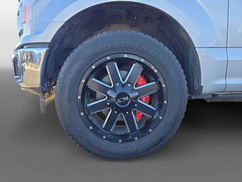 Used 2018 Ford F150 XLT w/ XTR Package image 15