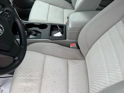 Used 2016 Toyota Camry LE FWD image 23