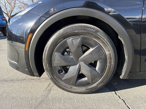 Used 2023 Toyota Prius LE image 15