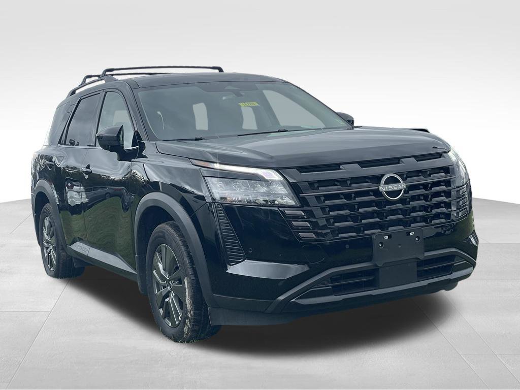 Certified 2026 Nissan Pathfinder SV AWD/4WD image 3