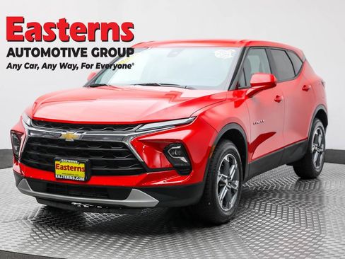 Used 2023 Chevrolet Blazer LT image 1