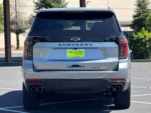 Used 2025 Chevrolet Suburban RST RWD image 12
