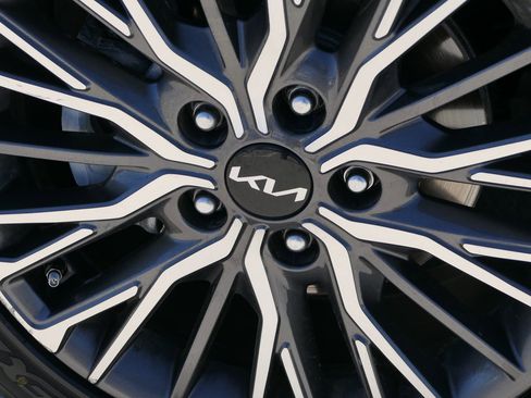 Used 2023 Kia Forte GT-Line w/ GT-Line Premium Package image 11