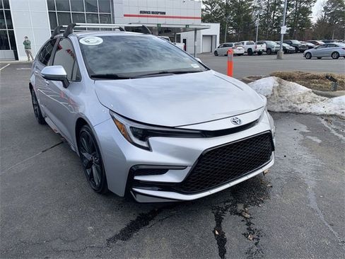 Used 2024 Toyota Corolla SE image 2
