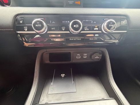 Used 2025 Honda Pilot Touring image 28