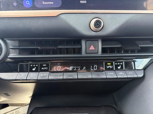 Used 2024 Toyota Crown AWD/4WD image 27