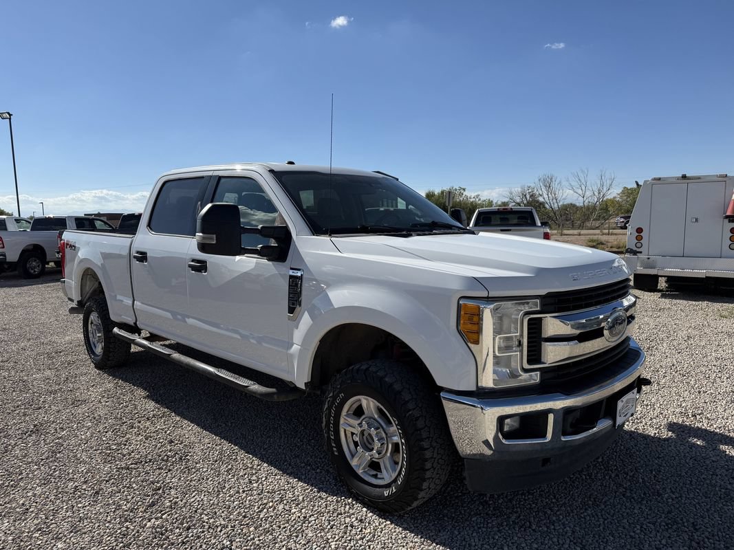 Used 2017 Ford F250 XLT w/ XLT Value Package AWD/4WD image 2