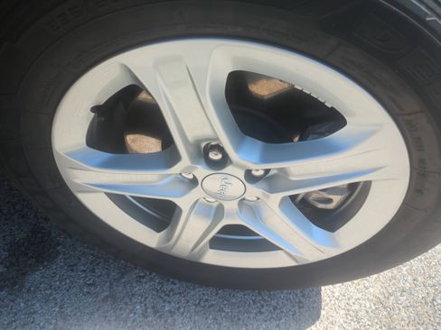 Used 2023 Jeep Compass Sport AWD/4WD image 5