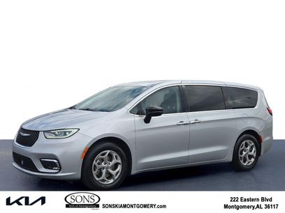 Used 2024 Chrysler Pacifica Limited